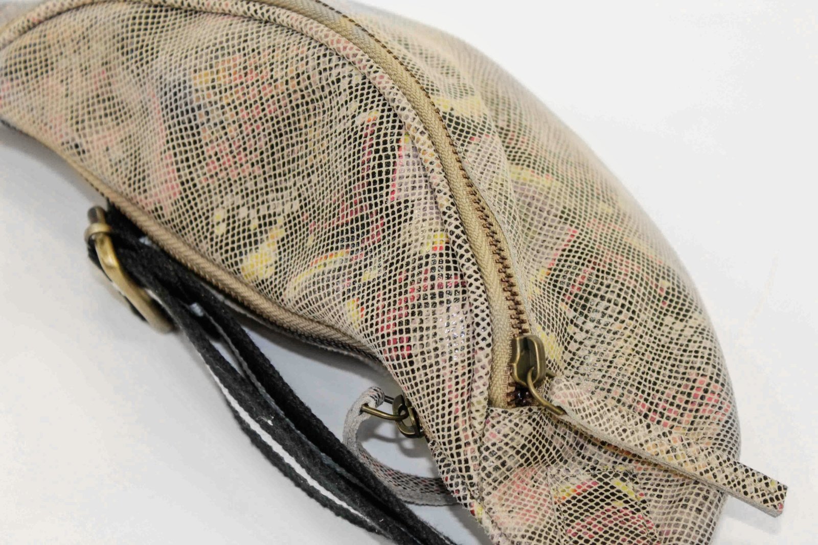 Charlie M" aus Leder in Schlangenoptik - ANOKHI