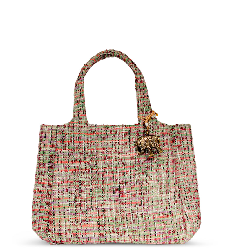 Elegante Jacquard Tote Bag von Anokhi in zarten Pastellfarben mit zwei Henkeln drei geräumigen Fächern und einem goldfarbenen Elefanten-Anhänger stilvolle und nachhaltige Handtasche