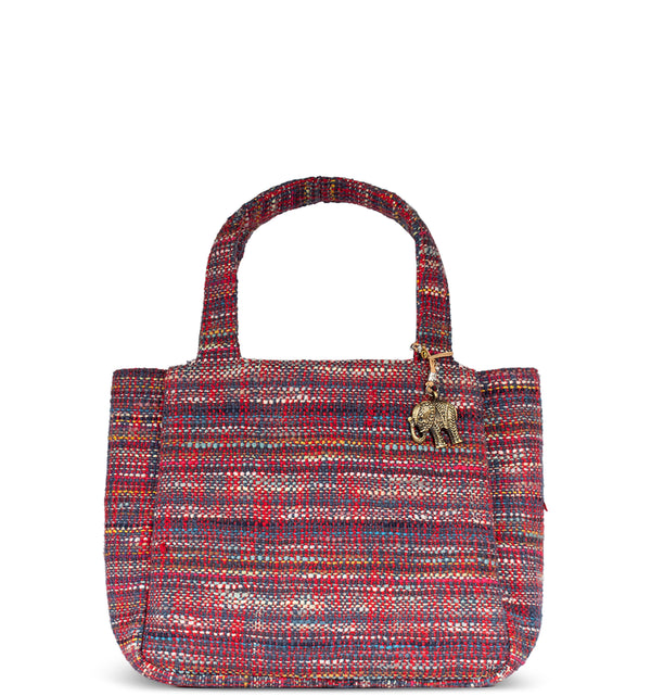 Farbenfrohe Jacquard Tote Bag von Anokhi mit zwei Henkeln einem separaten Schultergurt drei Fächern 
und einem goldfarbenen Elefanten Anhänger 