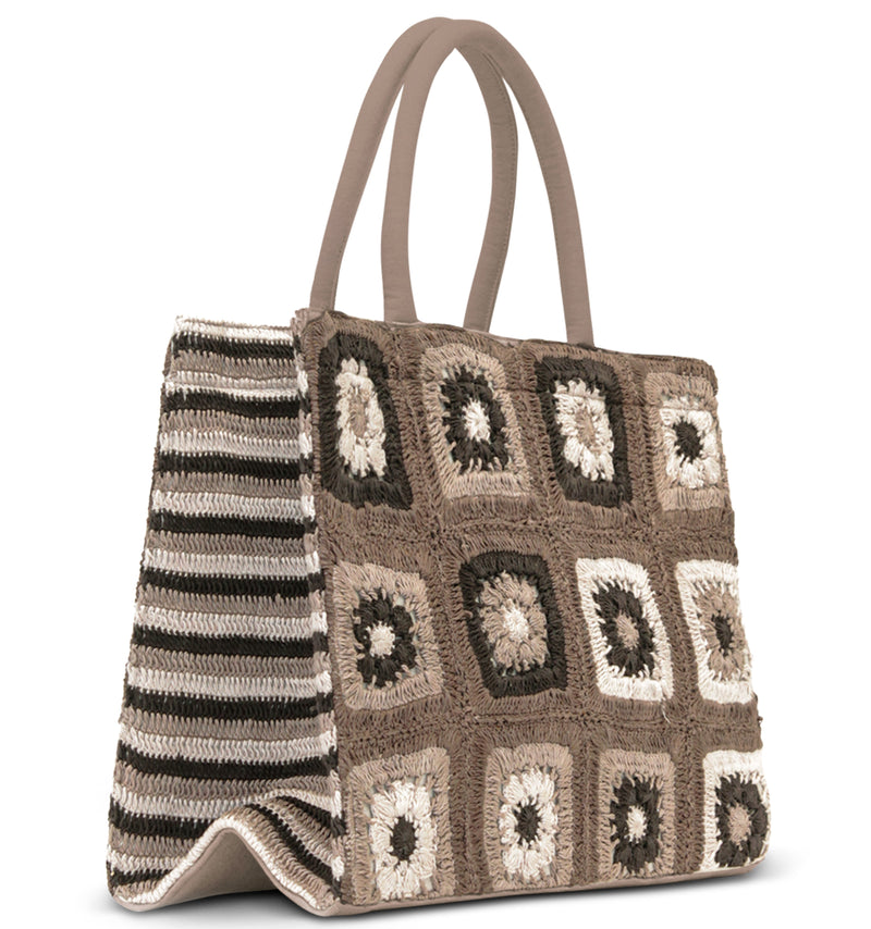 Gehäkelte Handtasche in Book-Tote-Form mit floralem Muster