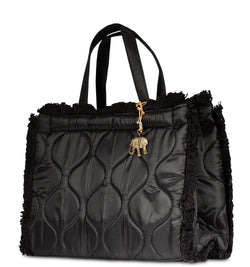 Schwarze Nylon Handtasche Gesteppt Geräumig mit Fransen und Magnetverschluss