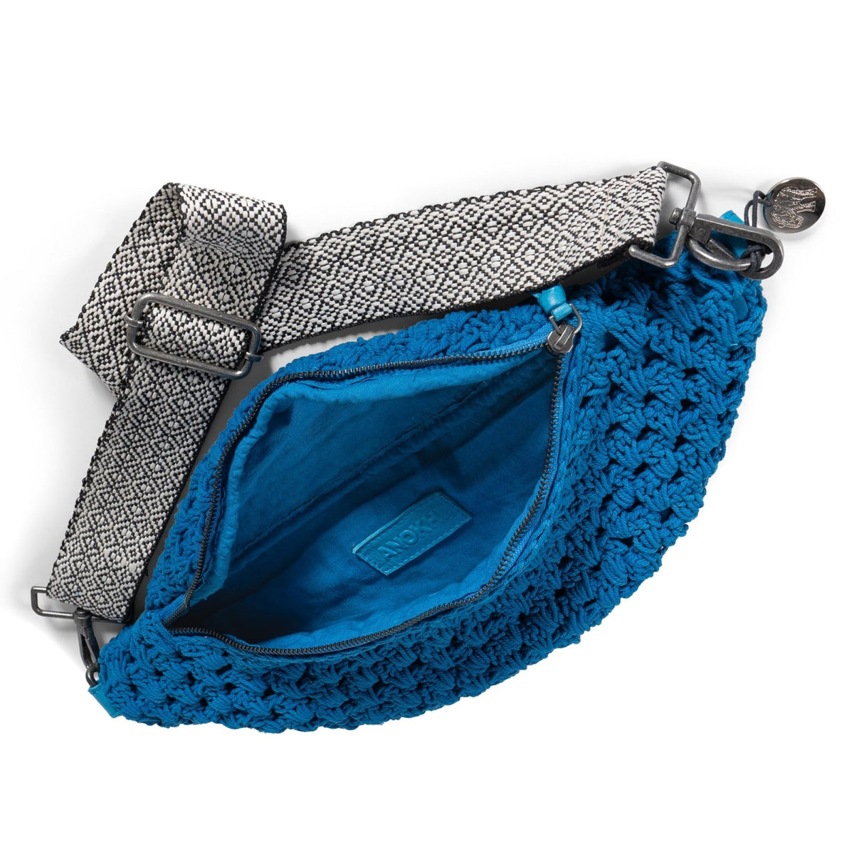 Große Belt Bag gehäkelt Handarbeit blau - ANOKHI