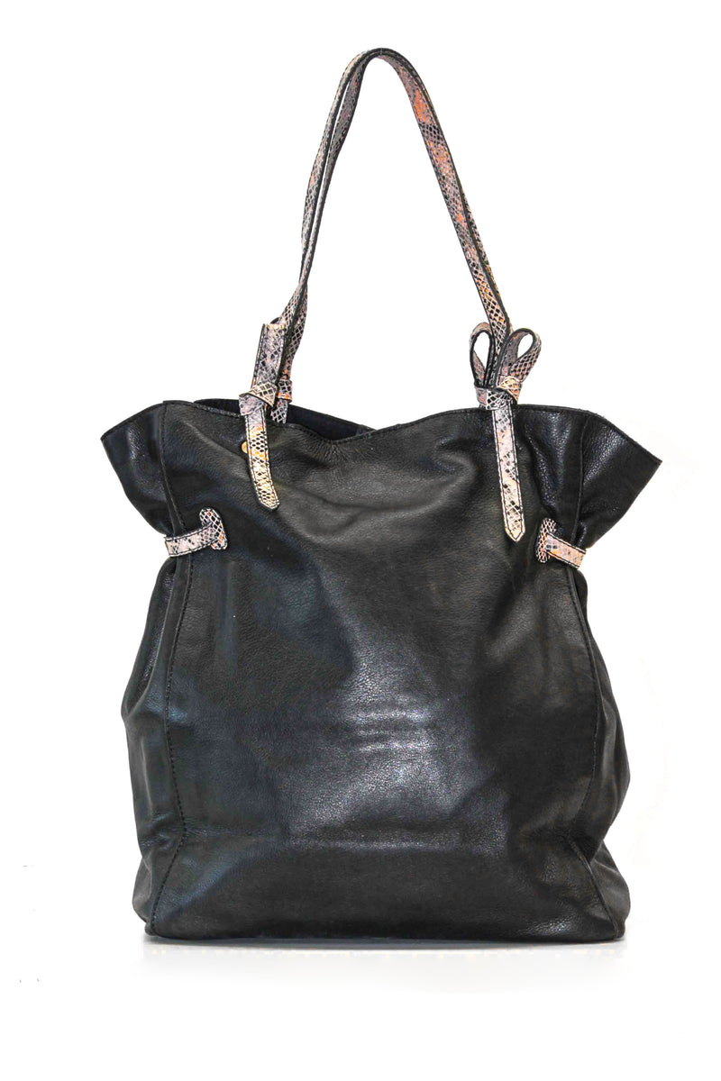"Maren" in Schwarz