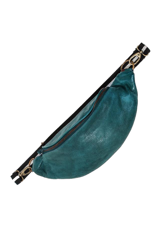 "Charlie L" Bodybag aus Glattleder in Teal