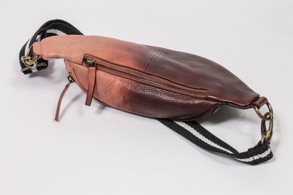 "Charlie M" Beltbag aus Glattleder mit Ombre-Färbung