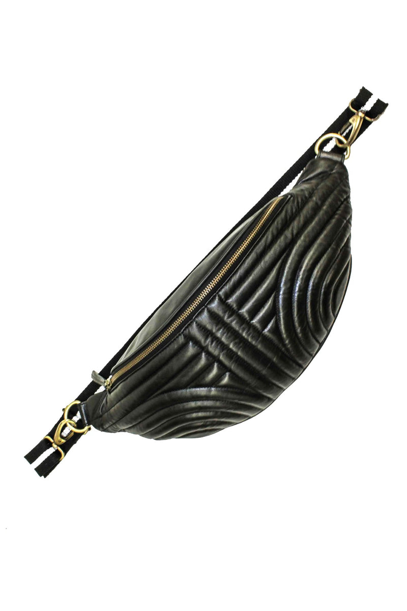 "Charlie M" Beltbag aus abgestepptem Leder in Schwarz