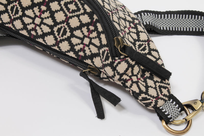"Charlie" aus Jacquard Stoff in zwei Größen, Gürteltasche, Beltbag, Bodybag ANOKHI