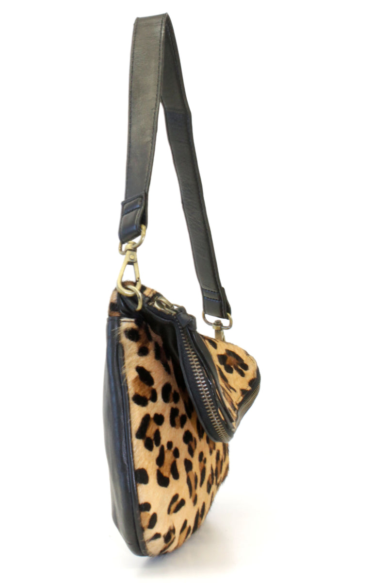Saddlebag mit bedrucktem Kuhfell mit Leomuster