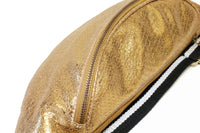 Charlie M" Goldene Beltbag aus Leder in Reptilienoptik – 2