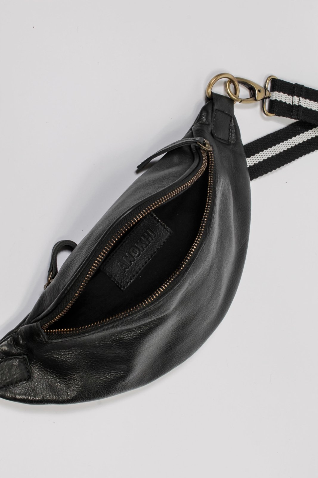 Schwarze Leder Beltbag "Charlie M - ANOKHI